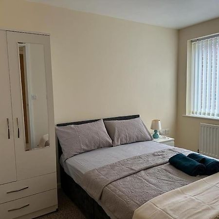 Rooms 7 Minutes From Etihad マンチェスター エクステリア 写真