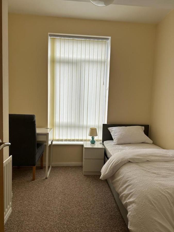Rooms 7 Minutes From Etihad マンチェスター エクステリア 写真
